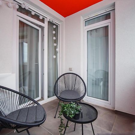 Trendy Apartment Near City Center Oradea Eksteriør bilde