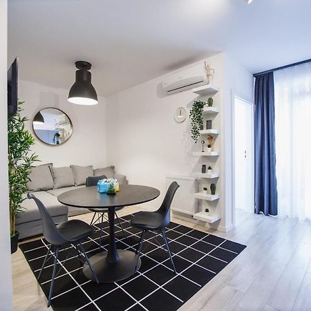 Trendy Apartment Near City Center Oradea Eksteriør bilde