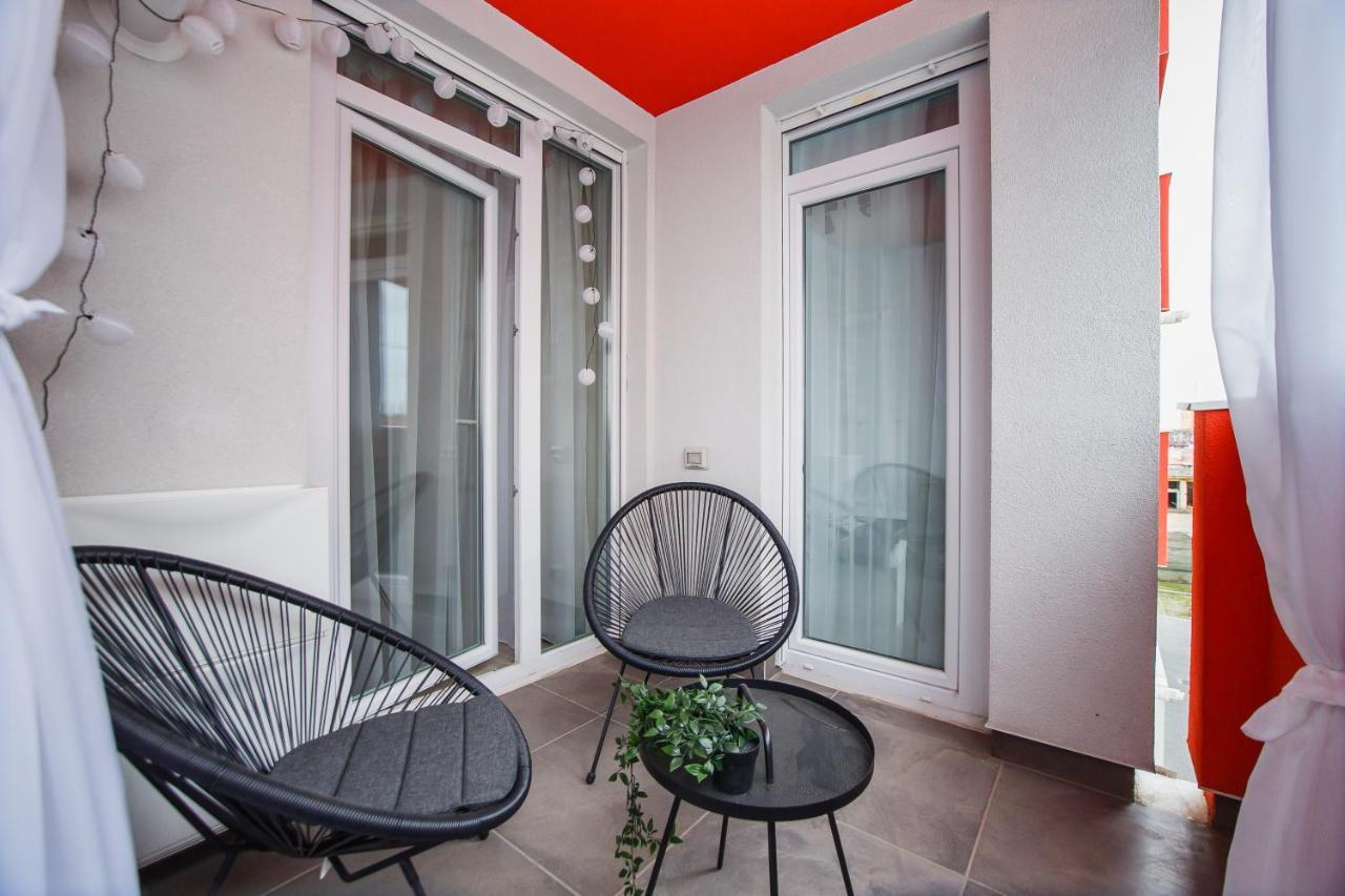 Trendy Apartment Near City Center Oradea Eksteriør bilde