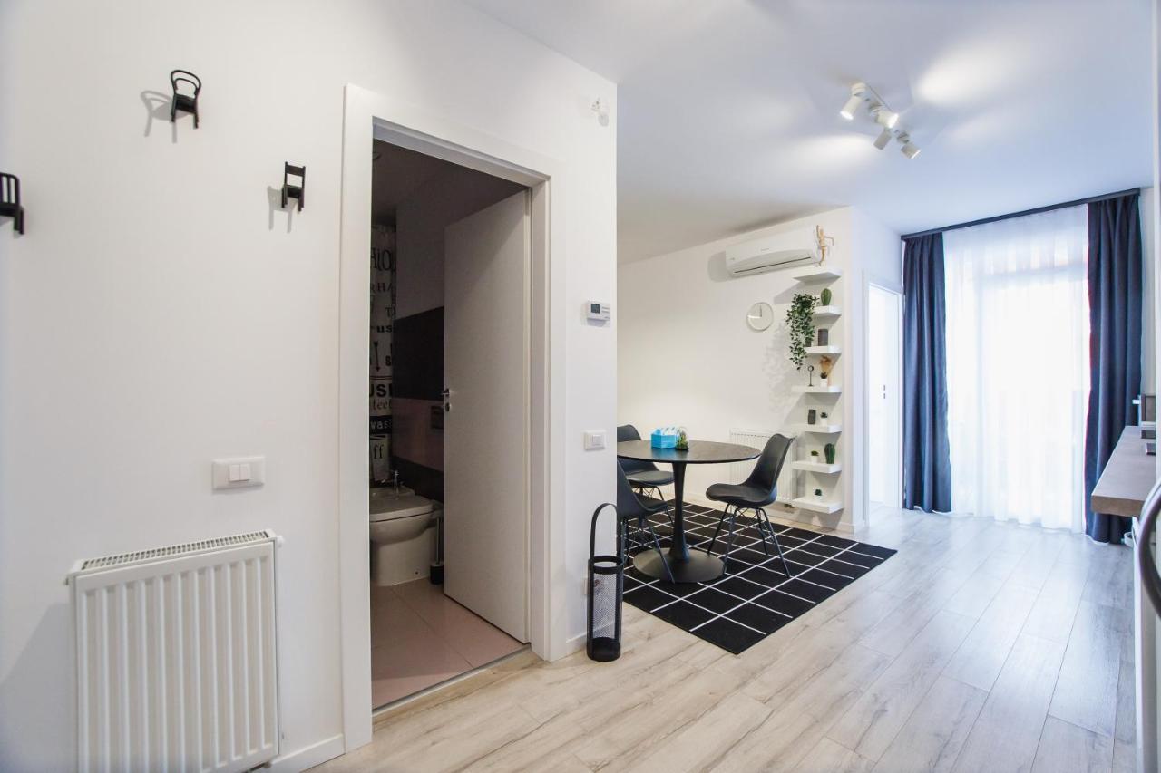 Trendy Apartment Near City Center Oradea Eksteriør bilde